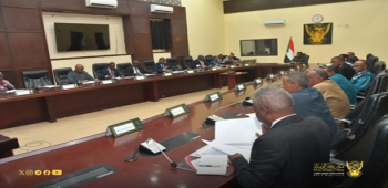 Higher Economic Committee Reviews Export and Import Policies